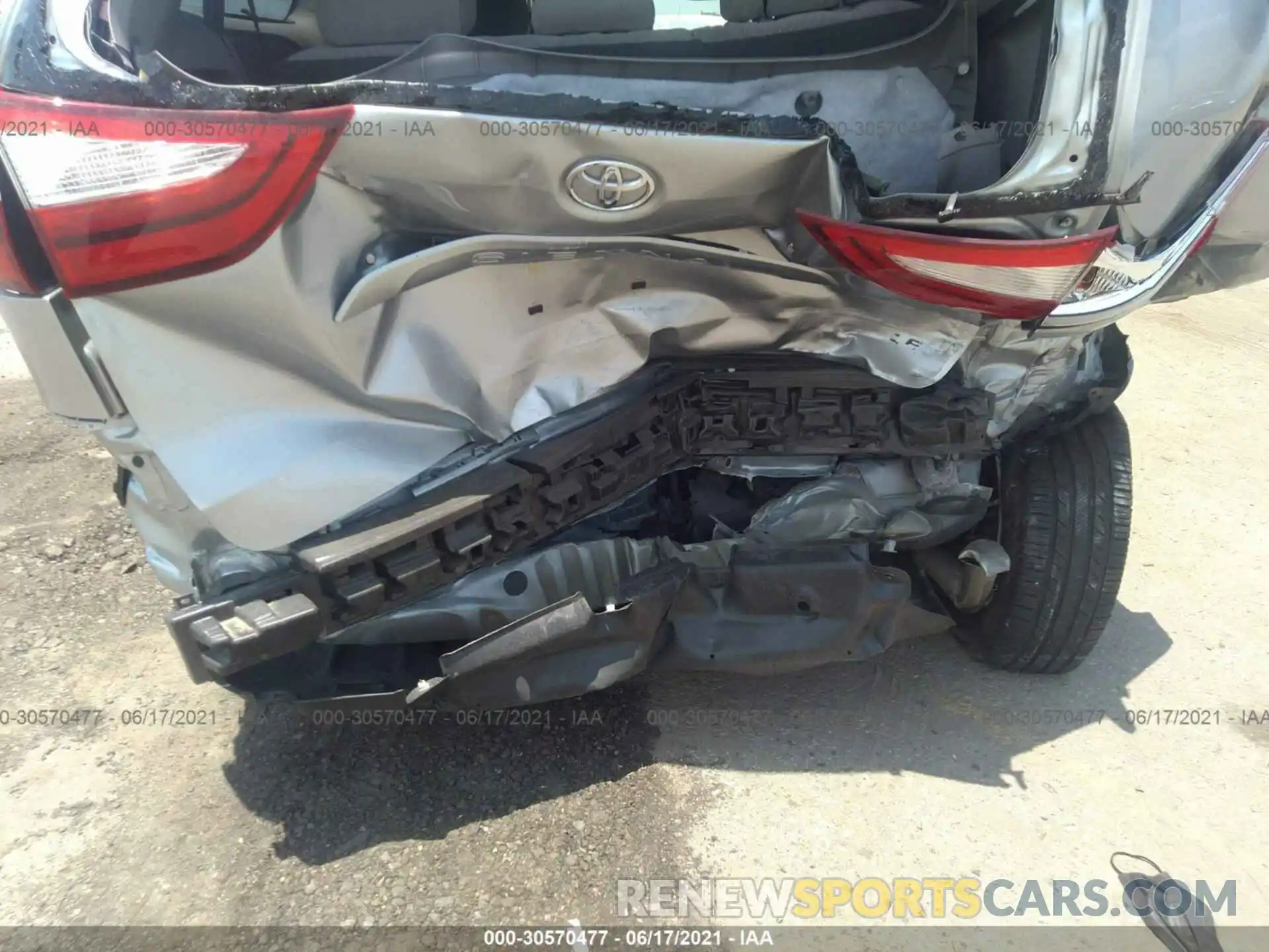 6 Photograph of a damaged car 5TDKZ3DC6KS019401 TOYOTA SIENNA 2019