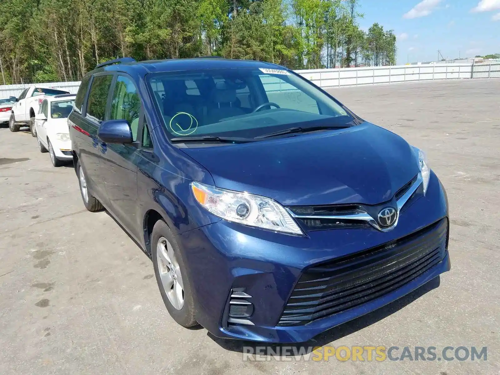 1 Photograph of a damaged car 5TDKZ3DC6KS019527 TOYOTA SIENNA 2019