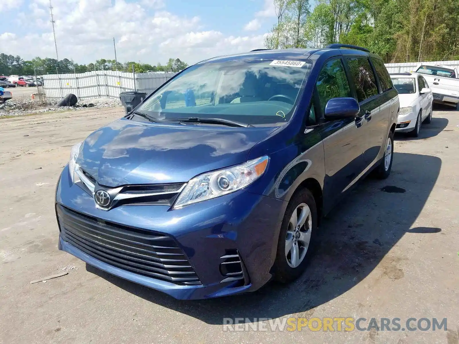 2 Photograph of a damaged car 5TDKZ3DC6KS019527 TOYOTA SIENNA 2019