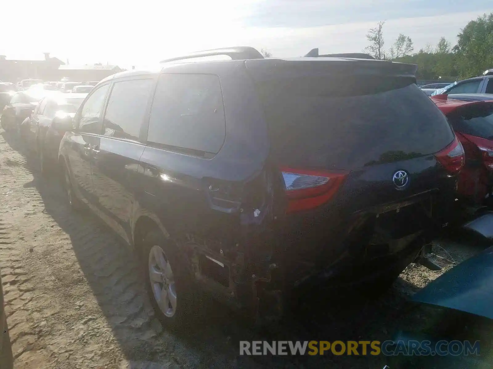 3 Photograph of a damaged car 5TDKZ3DC6KS019527 TOYOTA SIENNA 2019