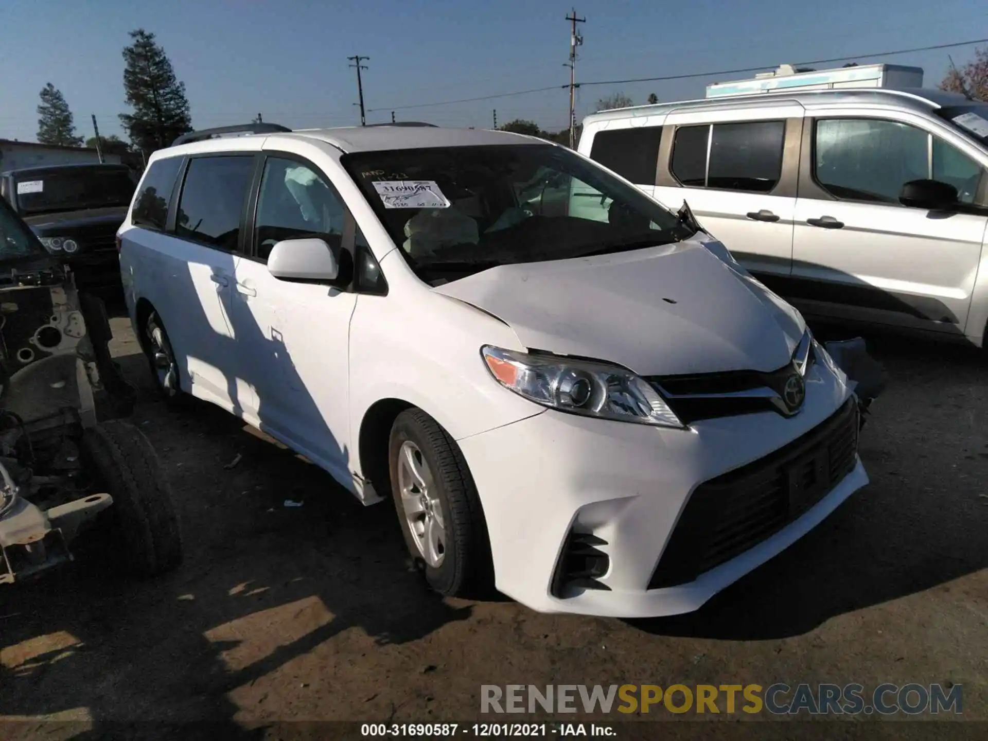 1 Photograph of a damaged car 5TDKZ3DC6KS019530 TOYOTA SIENNA 2019