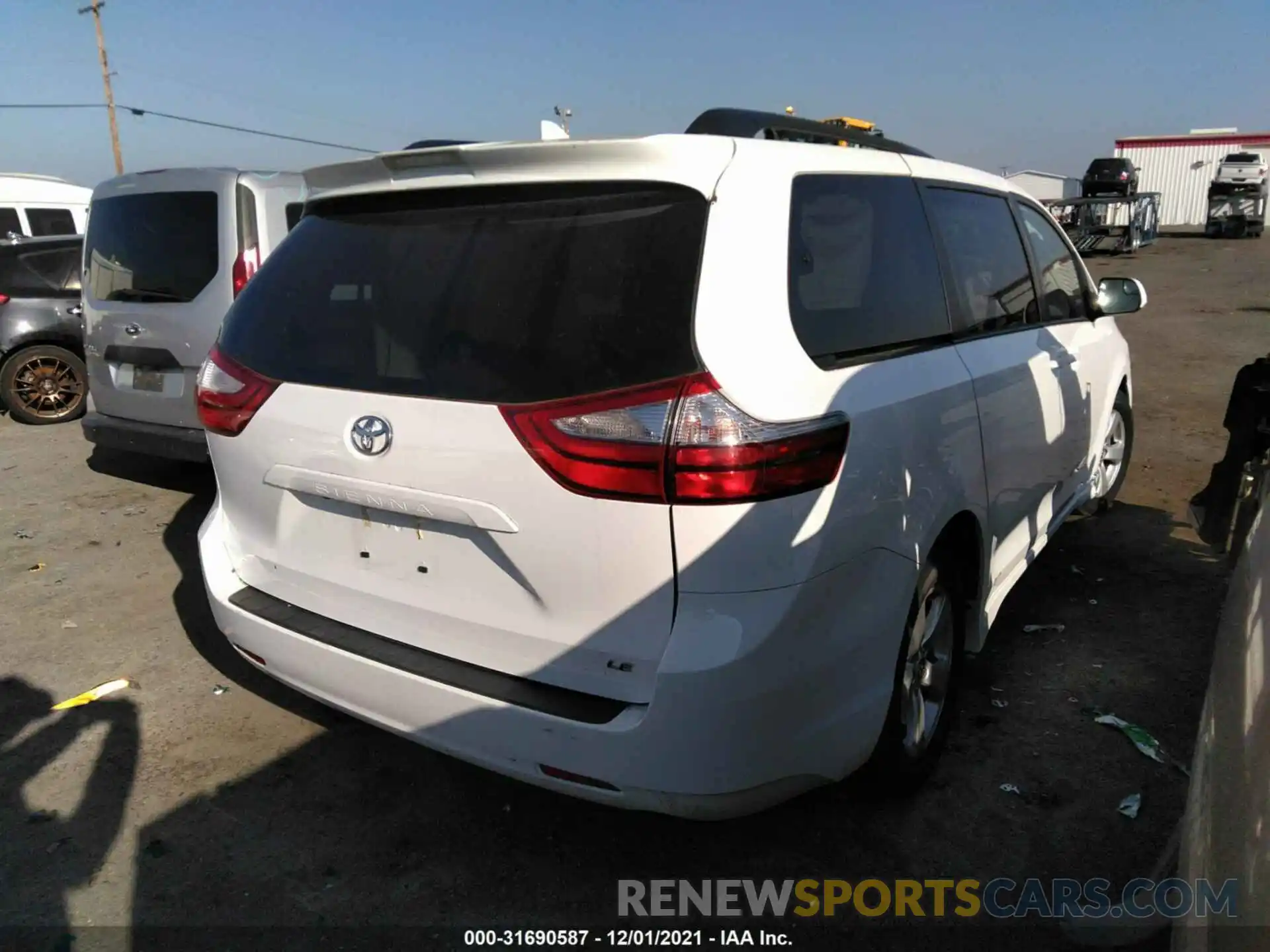 4 Фотография поврежденного автомобиля 5TDKZ3DC6KS019530 TOYOTA SIENNA 2019