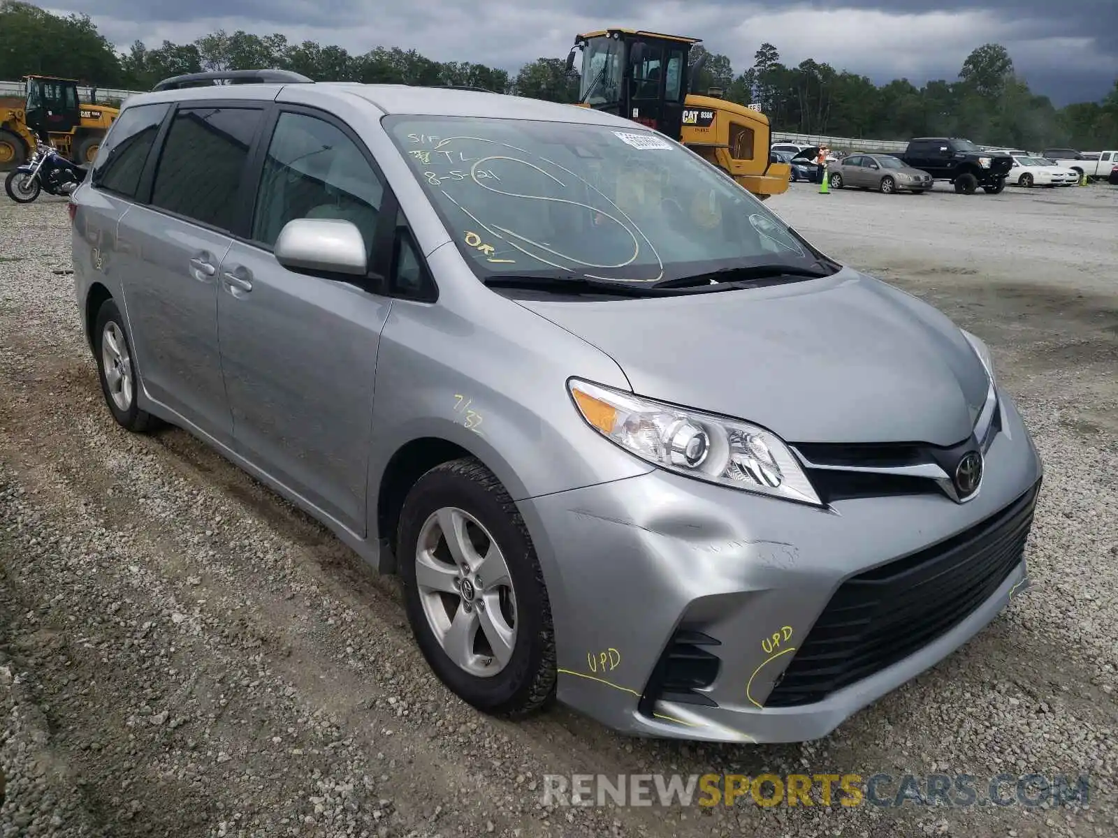 1 Photograph of a damaged car 5TDKZ3DC6KS966745 TOYOTA SIENNA 2019