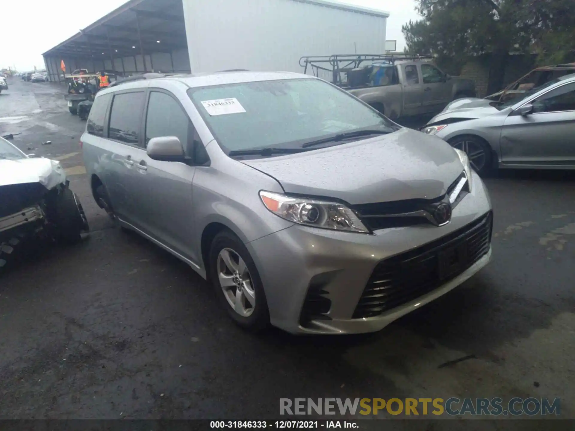 1 Photograph of a damaged car 5TDKZ3DC6KS969158 TOYOTA SIENNA 2019