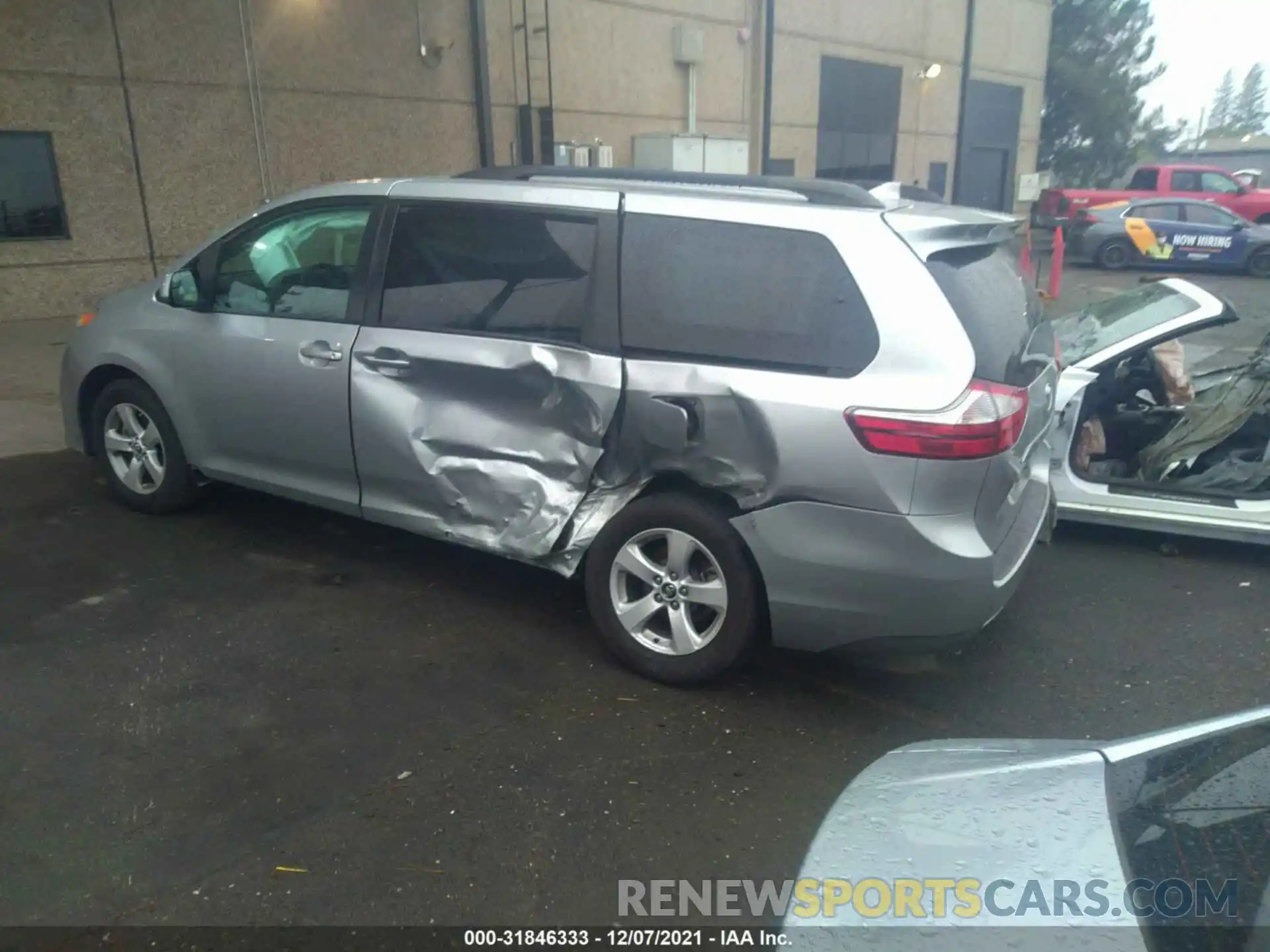 3 Photograph of a damaged car 5TDKZ3DC6KS969158 TOYOTA SIENNA 2019