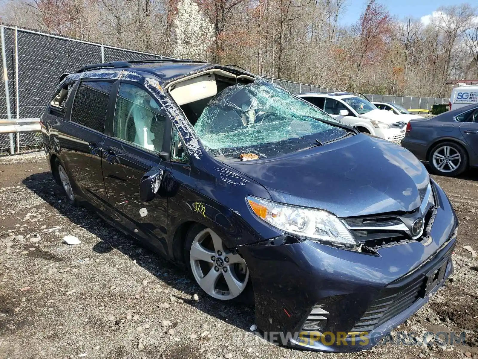 1 Photograph of a damaged car 5TDKZ3DC6KS971377 TOYOTA SIENNA 2019