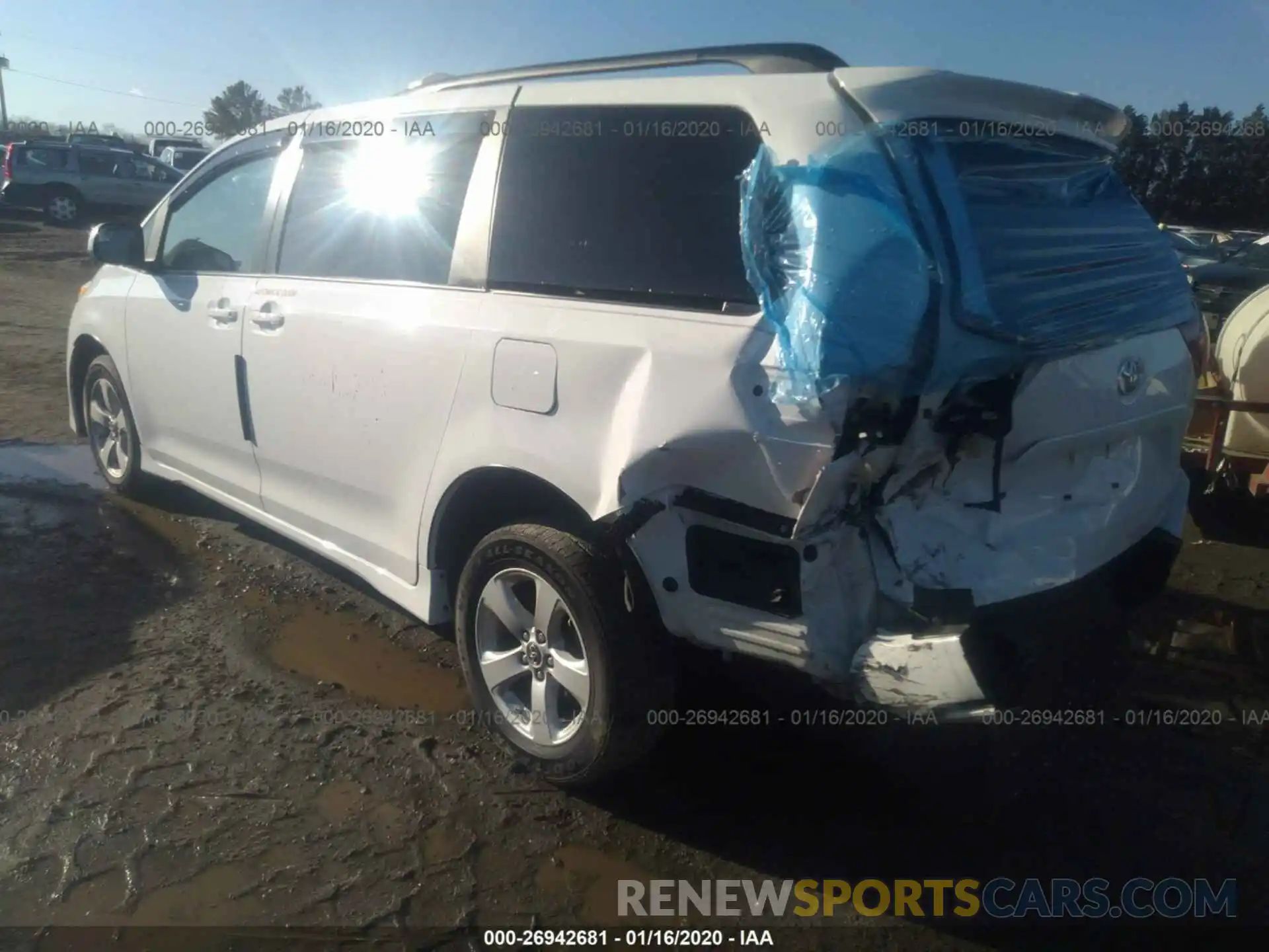 3 Photograph of a damaged car 5TDKZ3DC6KS974263 TOYOTA SIENNA 2019