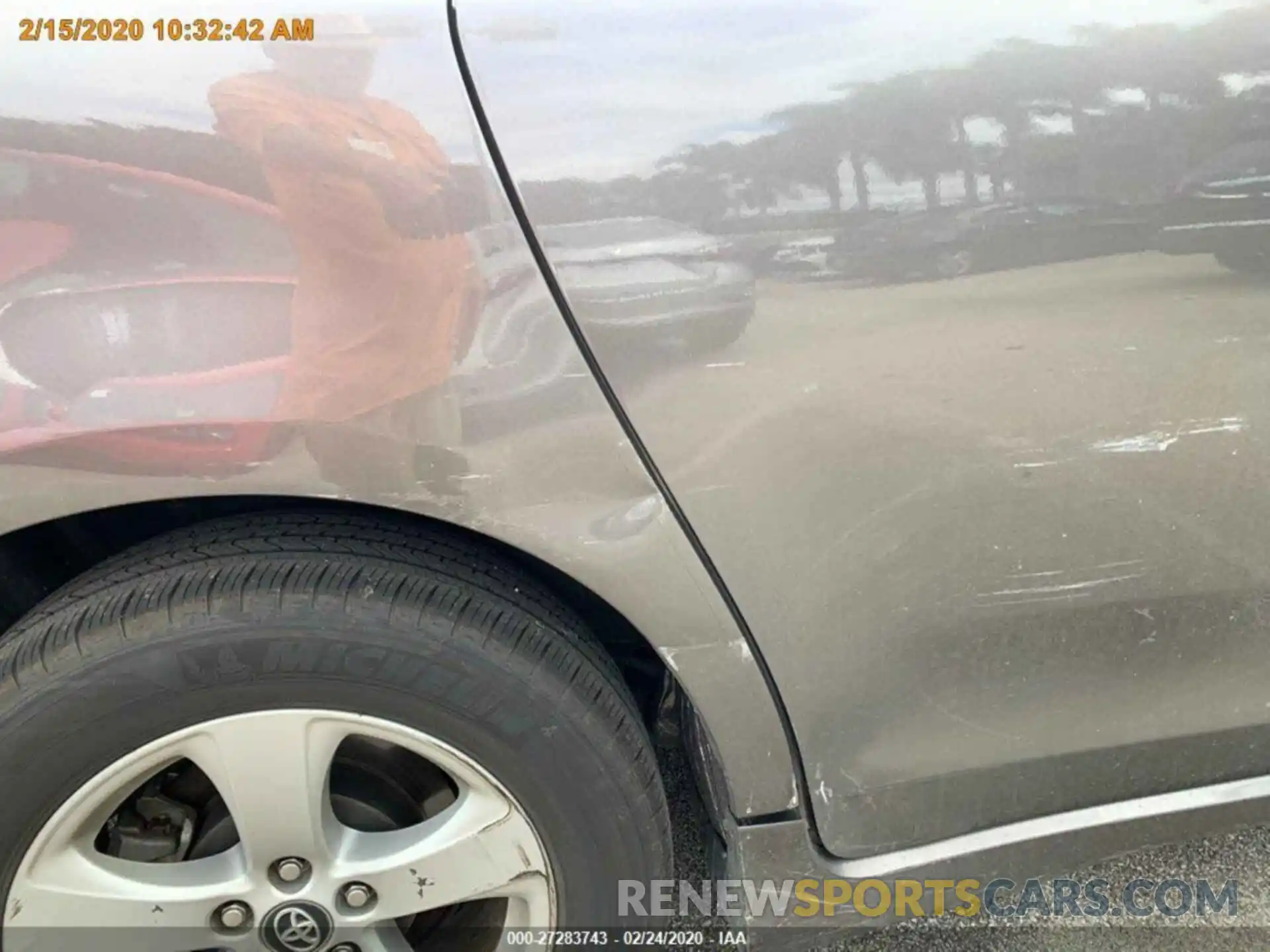 13 Photograph of a damaged car 5TDKZ3DC6KS985215 TOYOTA SIENNA 2019