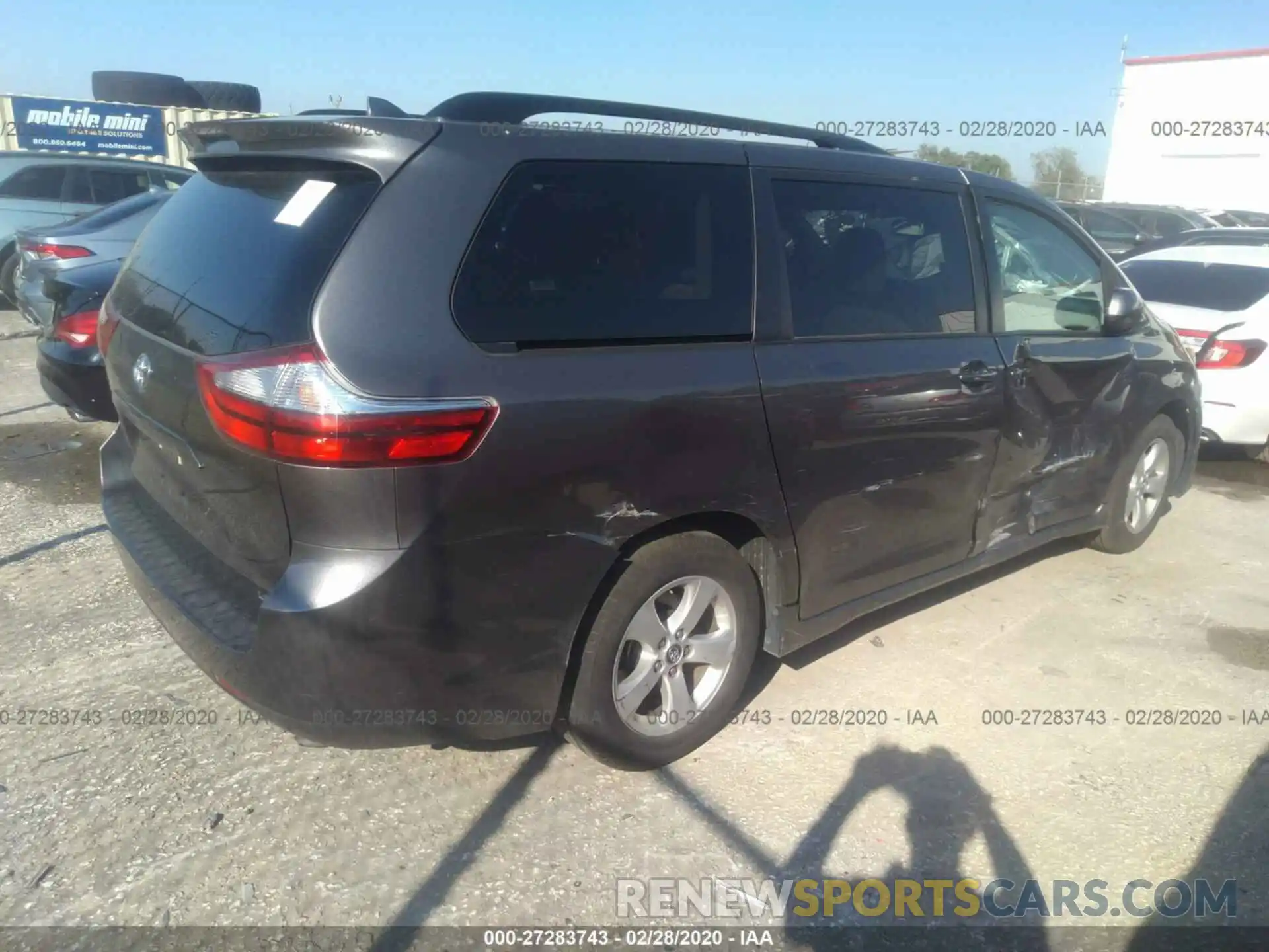 4 Фотография поврежденного автомобиля 5TDKZ3DC6KS985215 TOYOTA SIENNA 2019