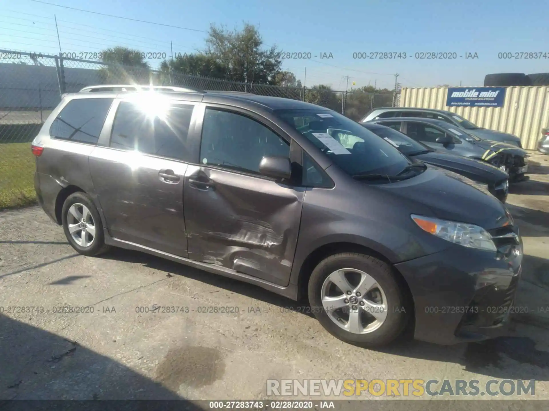 6 Photograph of a damaged car 5TDKZ3DC6KS985215 TOYOTA SIENNA 2019