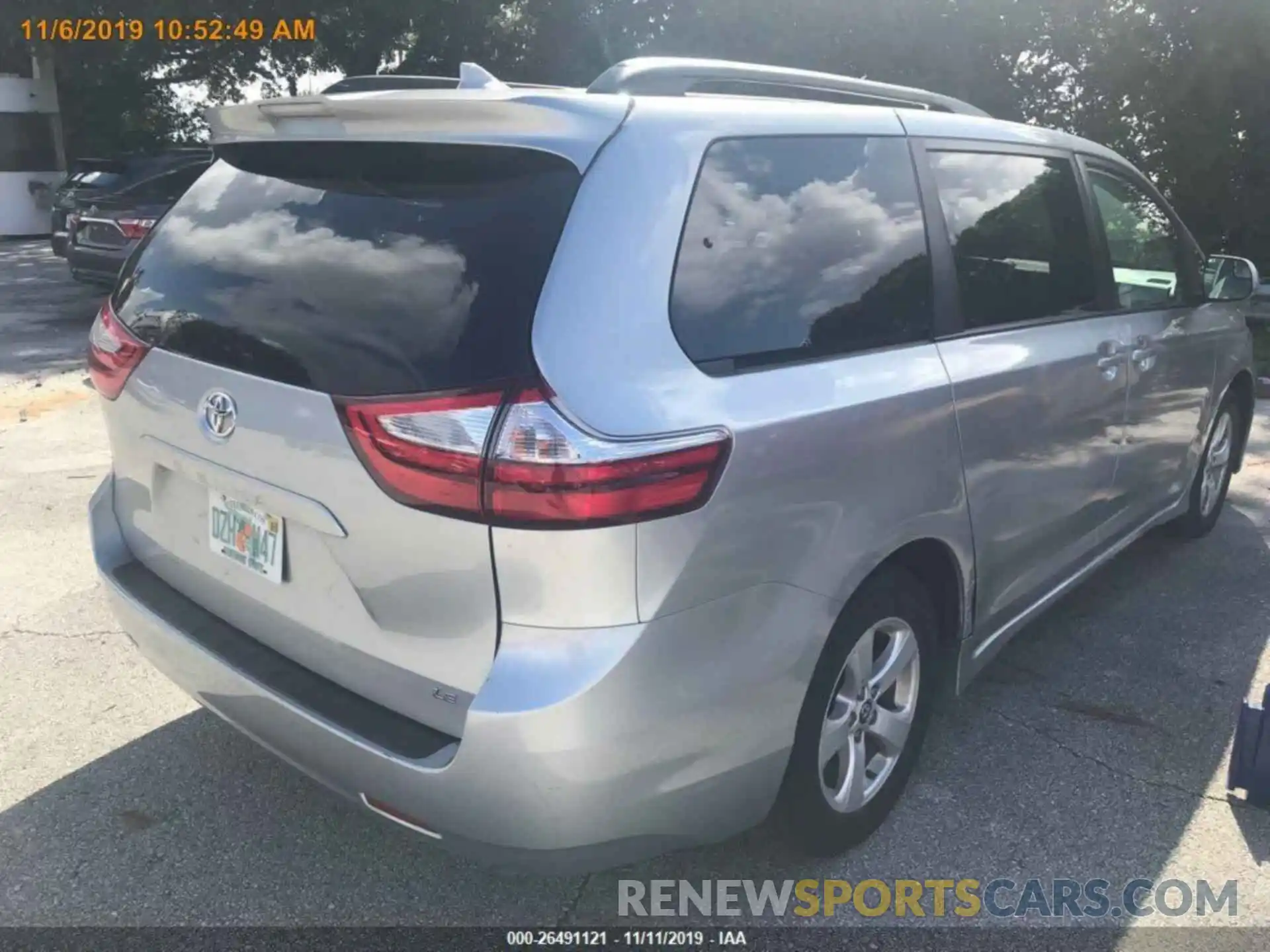 12 Photograph of a damaged car 5TDKZ3DC6KS986509 TOYOTA SIENNA 2019