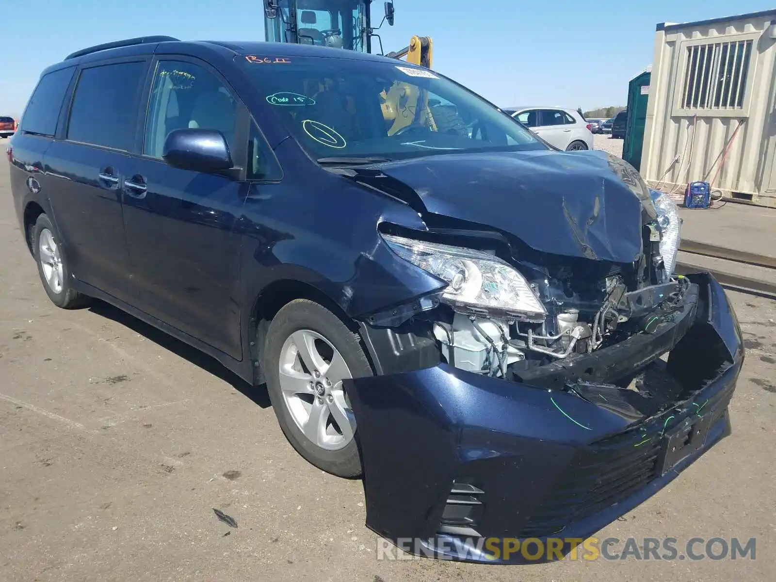 1 Photograph of a damaged car 5TDKZ3DC6KS991905 TOYOTA SIENNA 2019