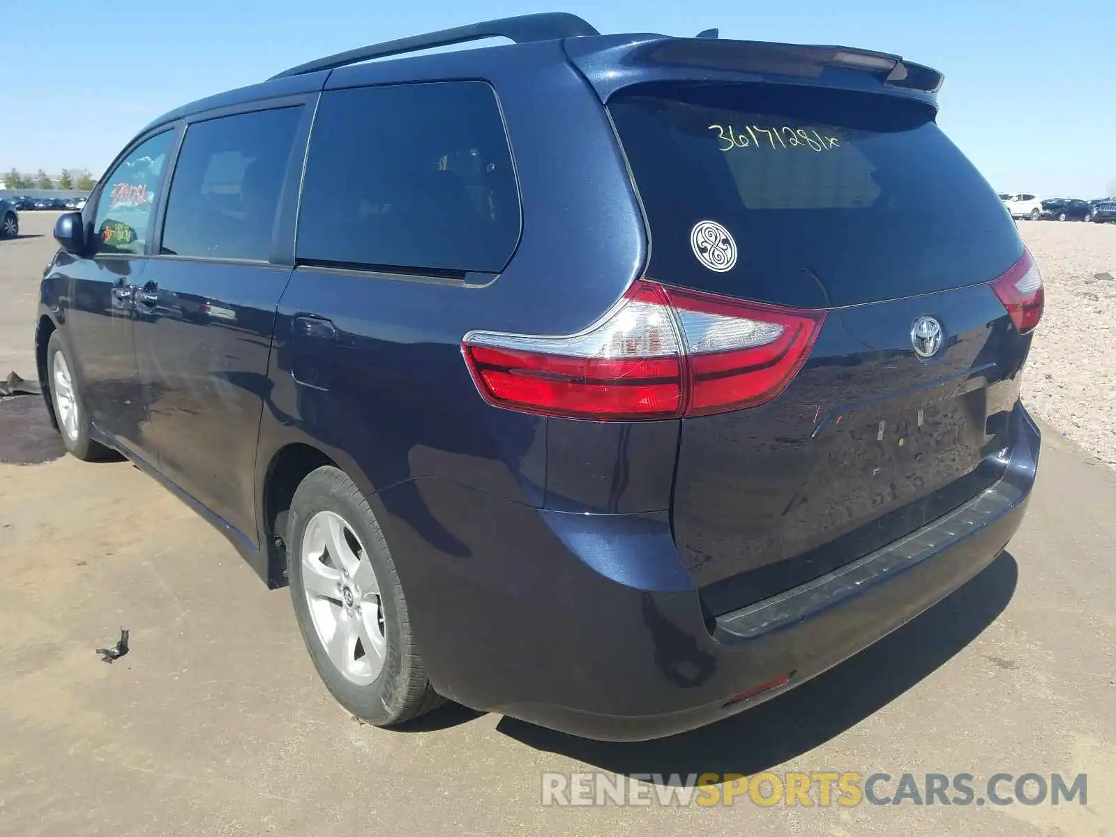 3 Photograph of a damaged car 5TDKZ3DC6KS991905 TOYOTA SIENNA 2019