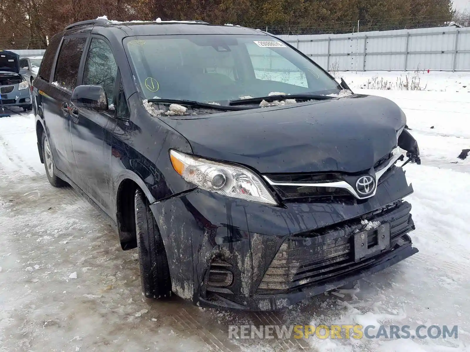 1 Photograph of a damaged car 5TDKZ3DC6KS993931 TOYOTA SIENNA 2019