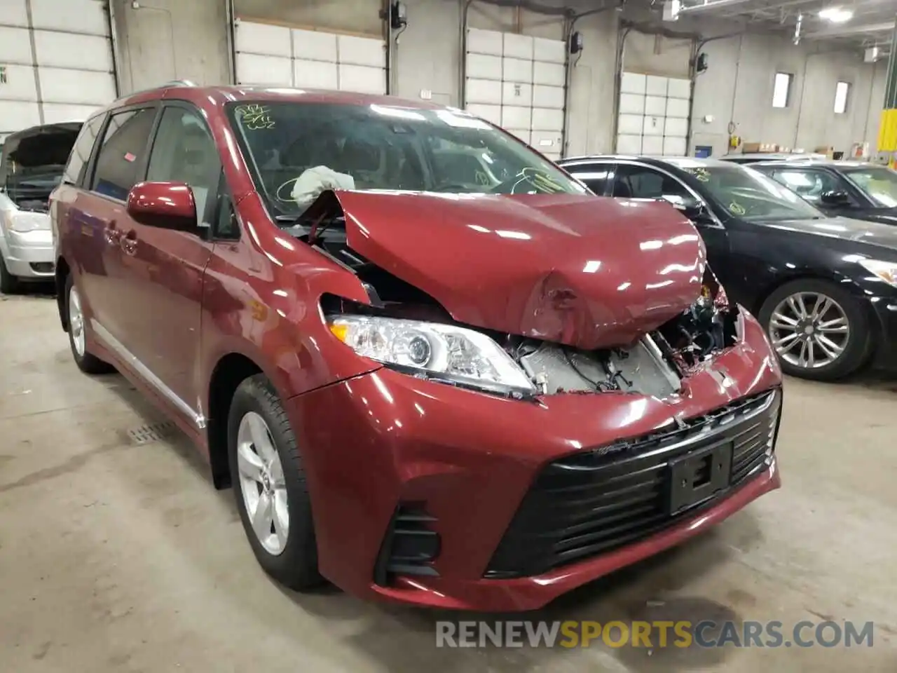 1 Photograph of a damaged car 5TDKZ3DC6KS994139 TOYOTA SIENNA 2019