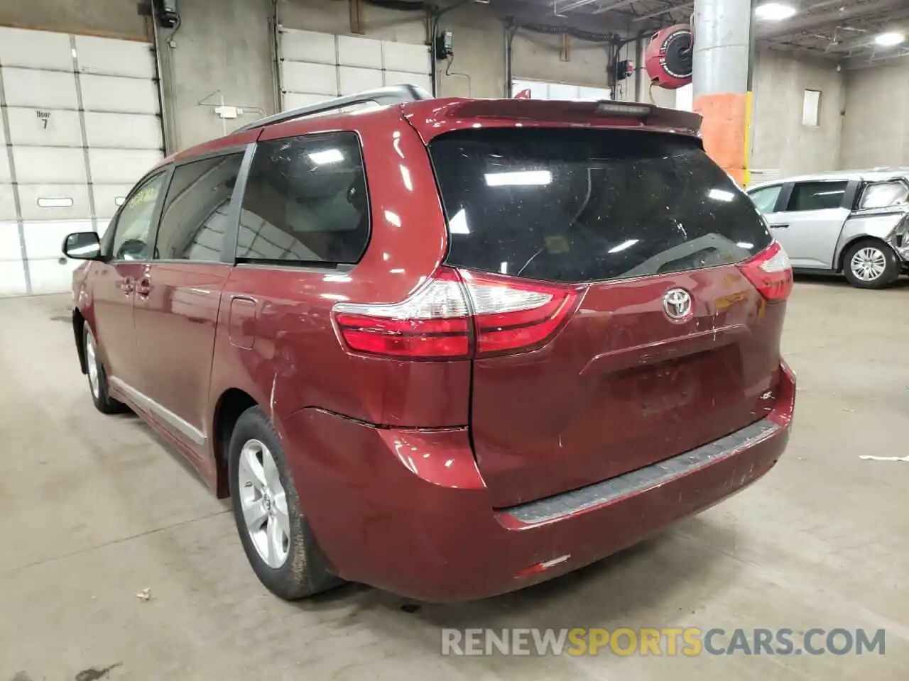 3 Photograph of a damaged car 5TDKZ3DC6KS994139 TOYOTA SIENNA 2019