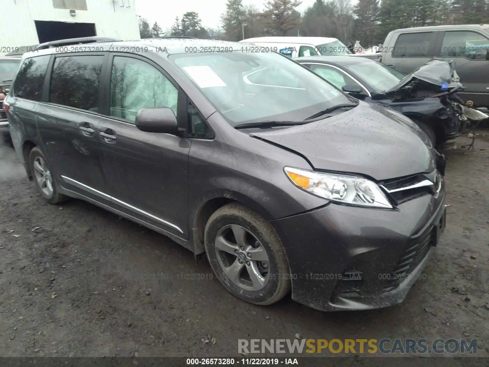 1 Photograph of a damaged car 5TDKZ3DC7KS002669 TOYOTA SIENNA 2019