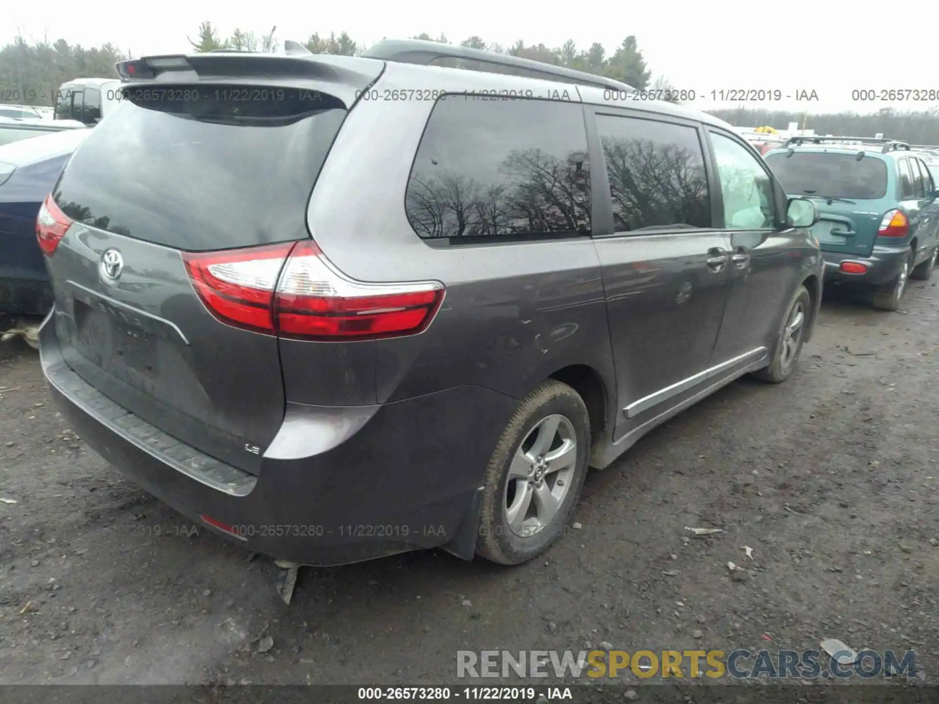 4 Фотография поврежденного автомобиля 5TDKZ3DC7KS002669 TOYOTA SIENNA 2019