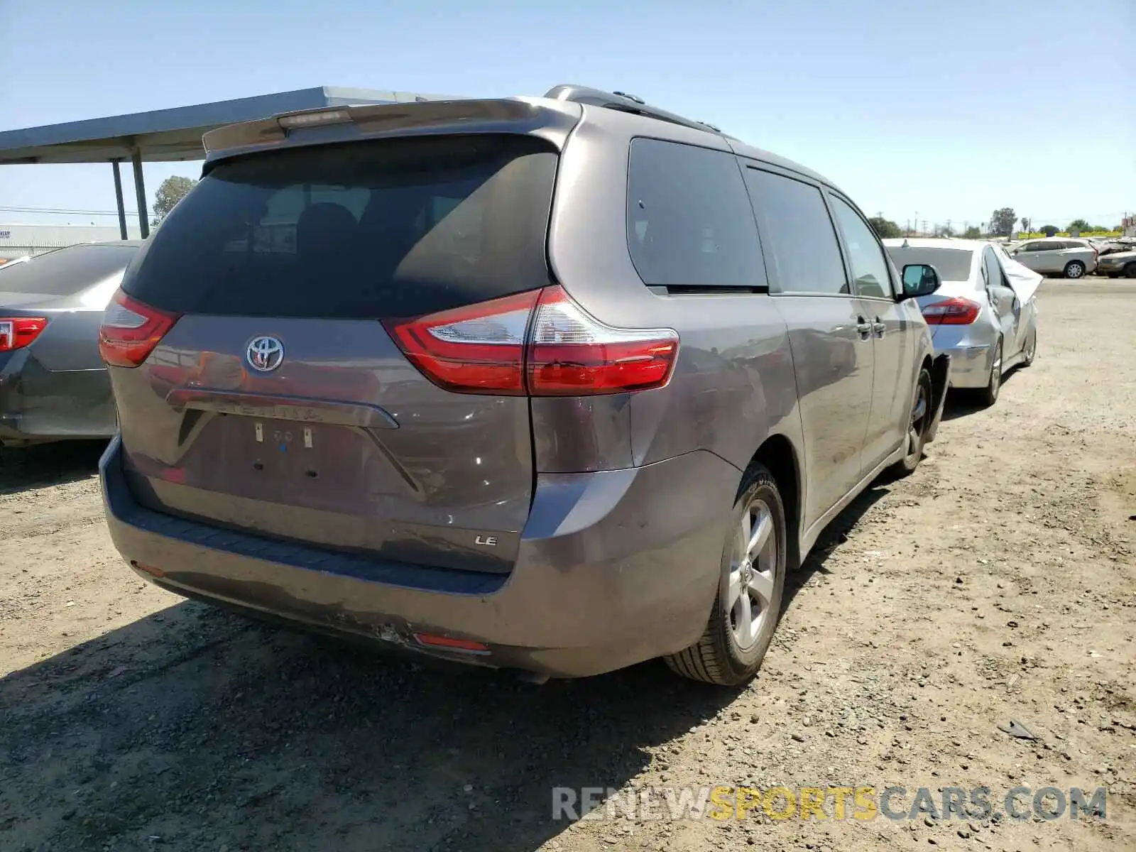 4 Фотография поврежденного автомобиля 5TDKZ3DC7KS006270 TOYOTA SIENNA 2019