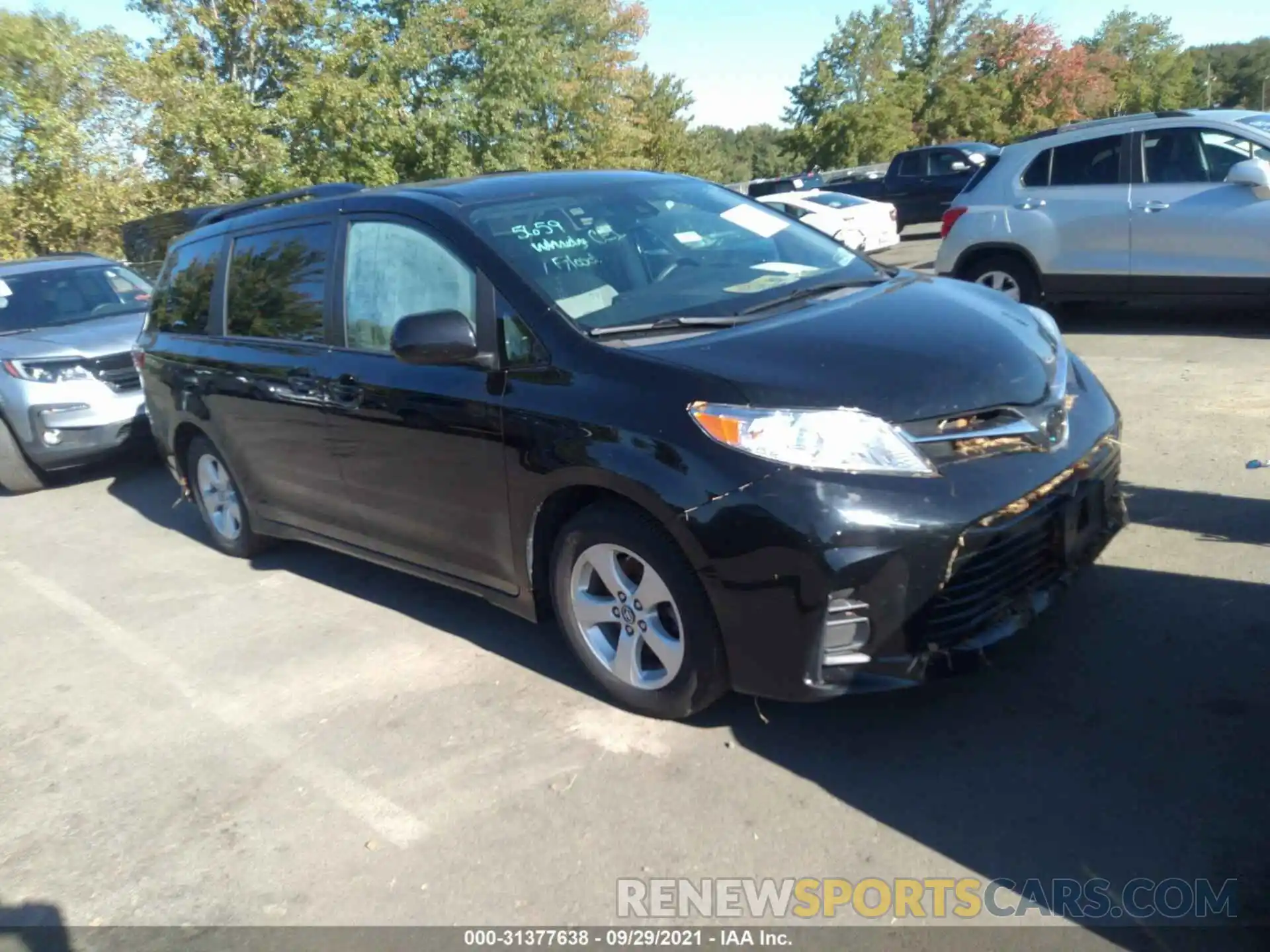 1 Photograph of a damaged car 5TDKZ3DC7KS007452 TOYOTA SIENNA 2019