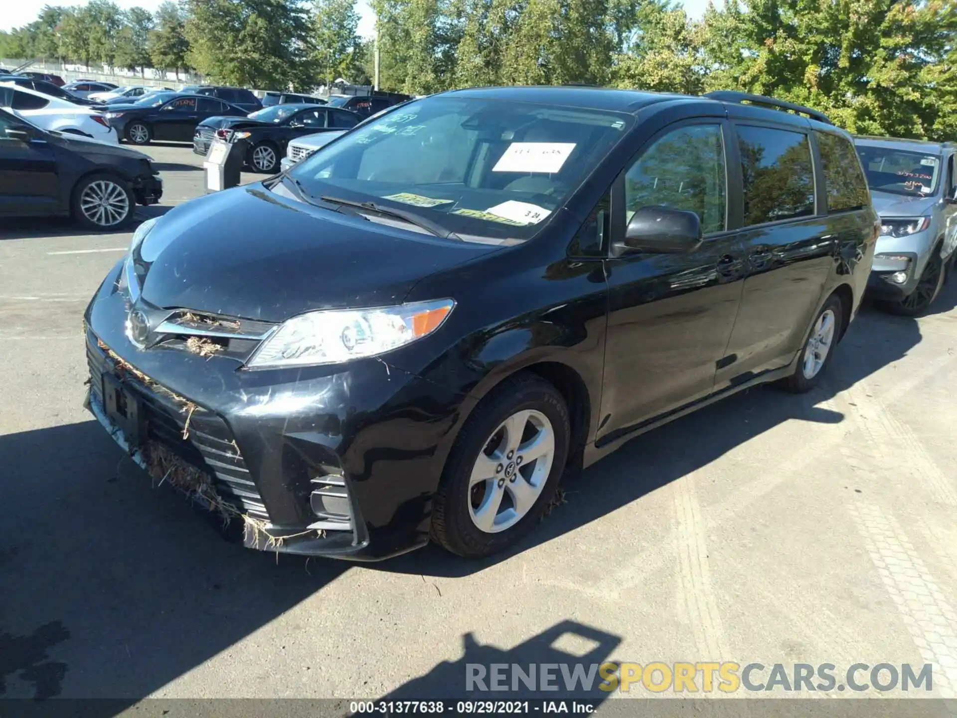 2 Photograph of a damaged car 5TDKZ3DC7KS007452 TOYOTA SIENNA 2019