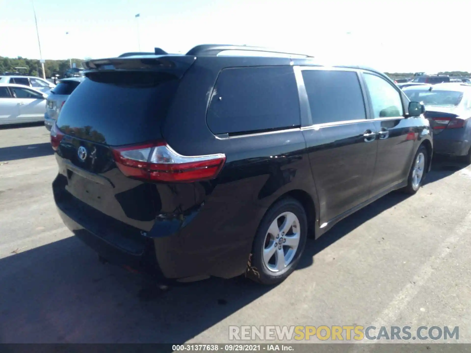 4 Фотография поврежденного автомобиля 5TDKZ3DC7KS007452 TOYOTA SIENNA 2019