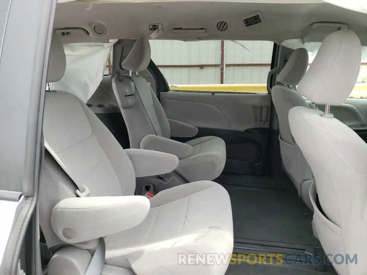 6 Photograph of a damaged car 5TDKZ3DC7KS009847 TOYOTA SIENNA 2019