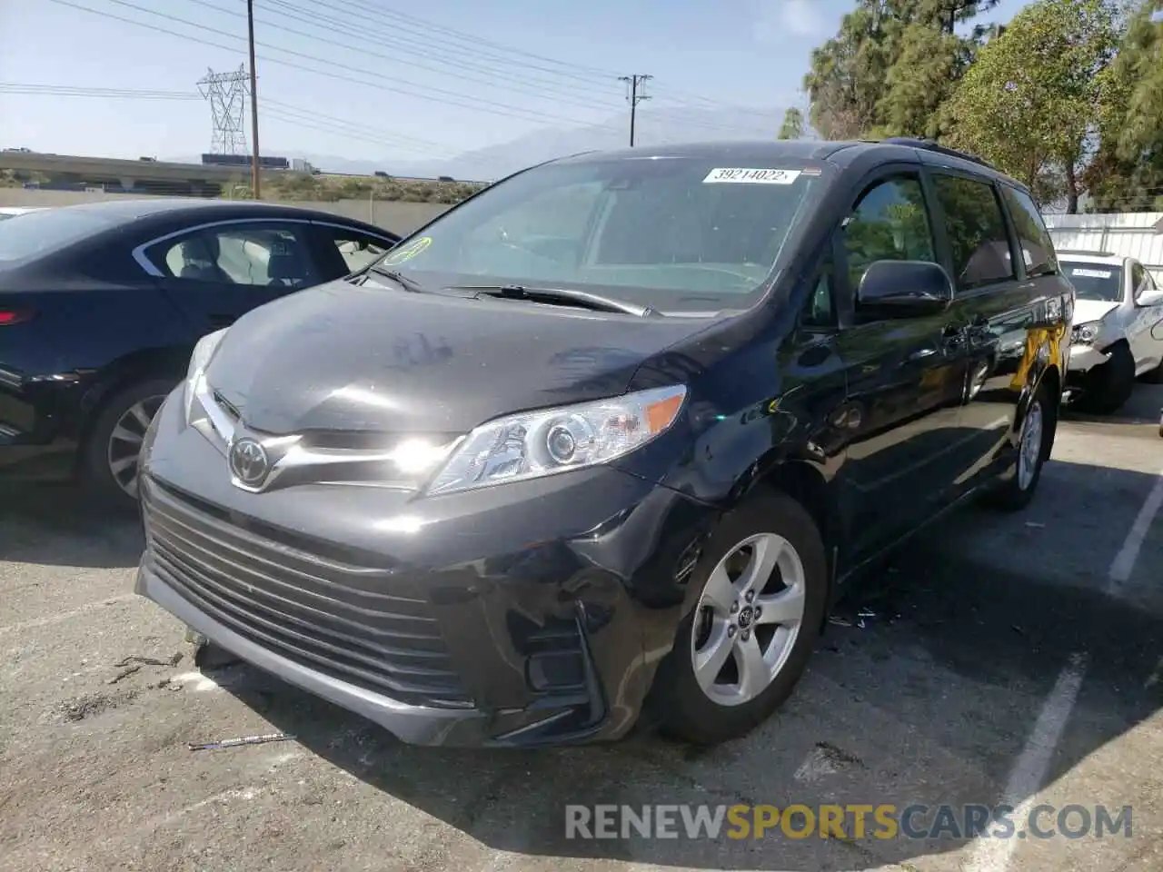 2 Photograph of a damaged car 5TDKZ3DC7KS010013 TOYOTA SIENNA 2019