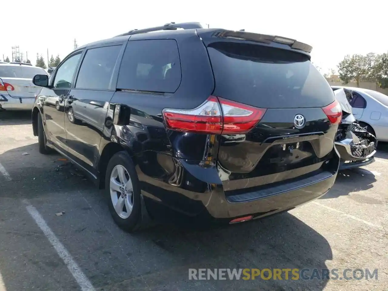 3 Photograph of a damaged car 5TDKZ3DC7KS010013 TOYOTA SIENNA 2019