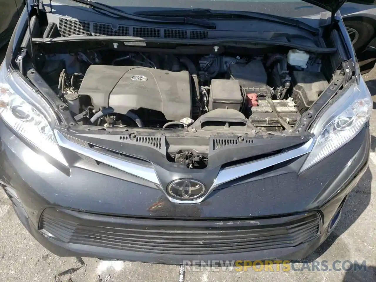 7 Photograph of a damaged car 5TDKZ3DC7KS010013 TOYOTA SIENNA 2019