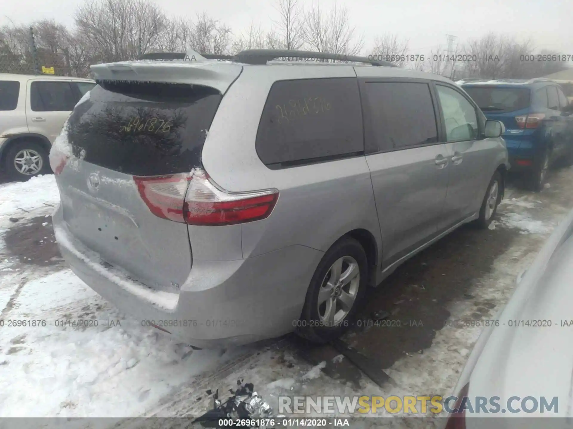 4 Фотография поврежденного автомобиля 5TDKZ3DC7KS010898 TOYOTA SIENNA 2019