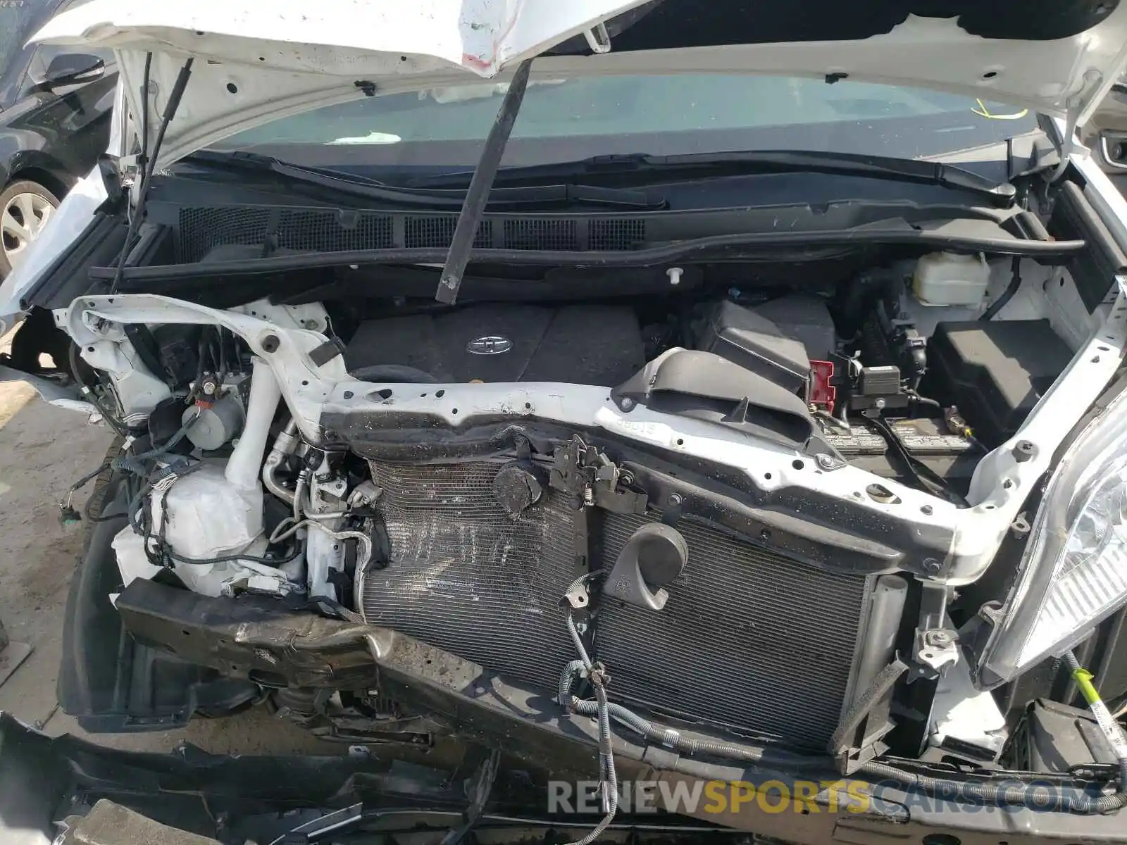 7 Photograph of a damaged car 5TDKZ3DC7KS013333 TOYOTA SIENNA 2019