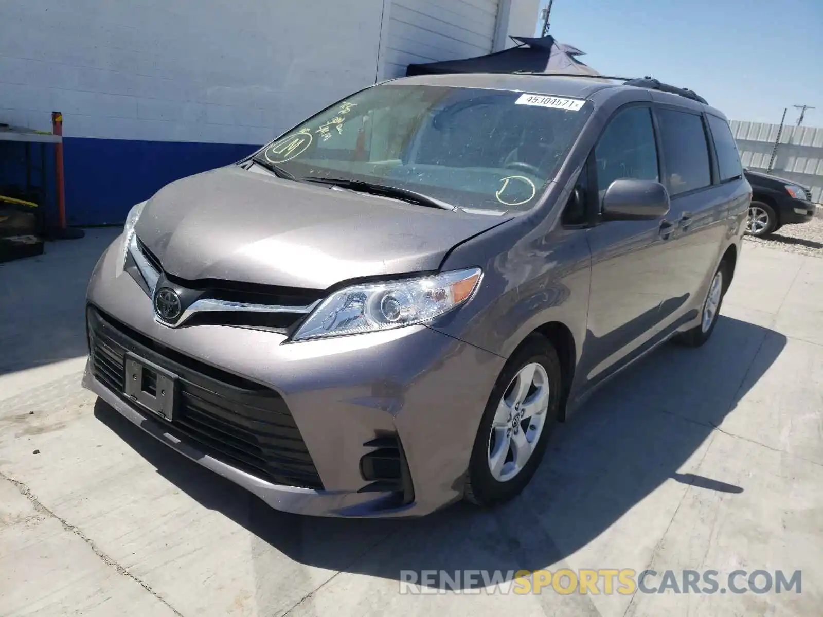 2 Photograph of a damaged car 5TDKZ3DC7KS013879 TOYOTA SIENNA 2019