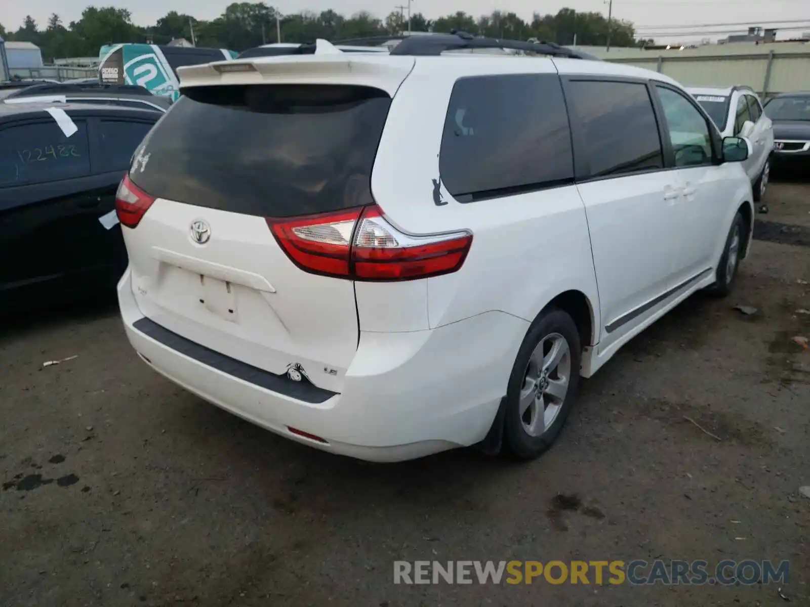 4 Фотография поврежденного автомобиля 5TDKZ3DC7KS014823 TOYOTA SIENNA 2019