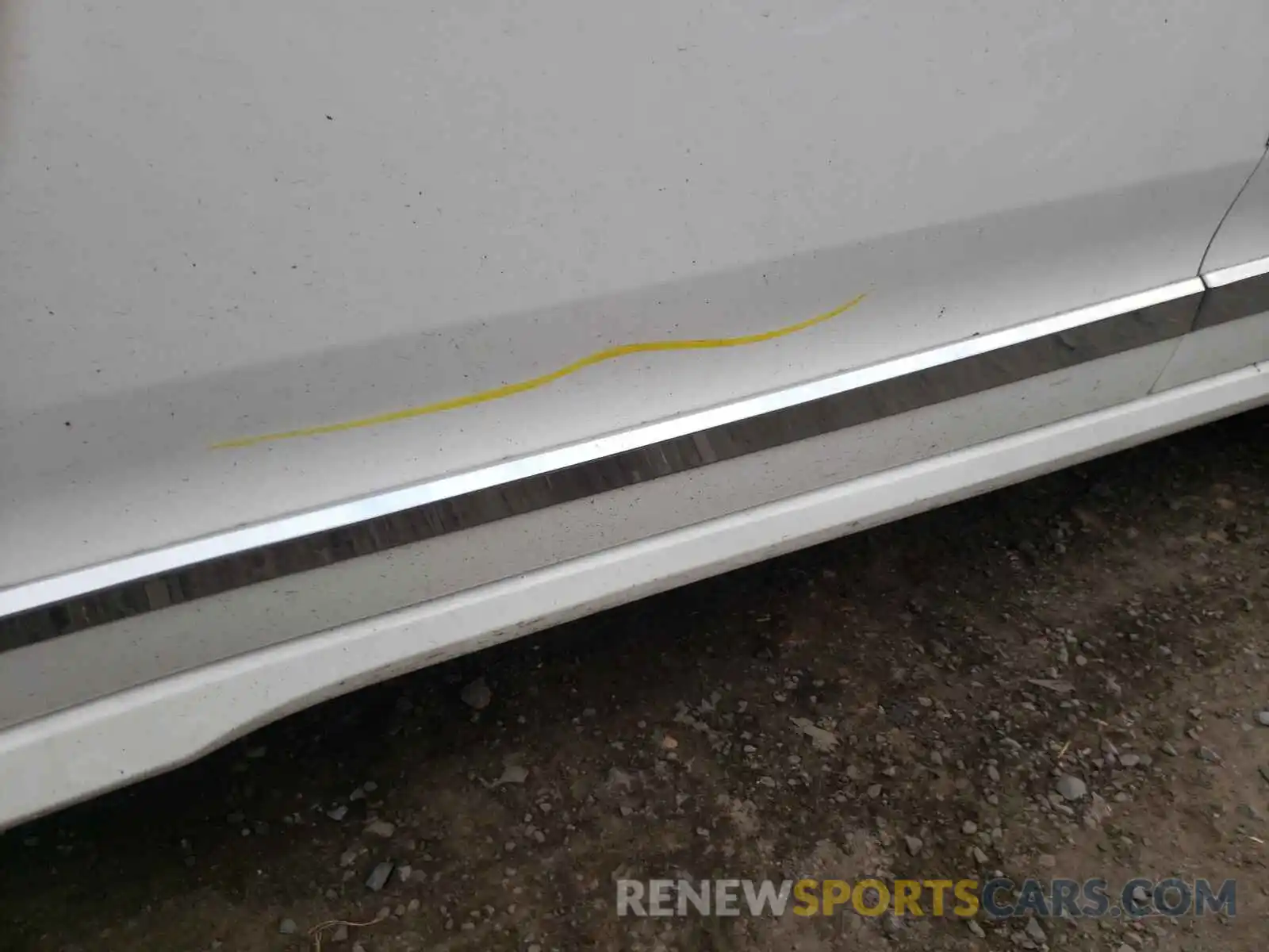 9 Photograph of a damaged car 5TDKZ3DC7KS014823 TOYOTA SIENNA 2019