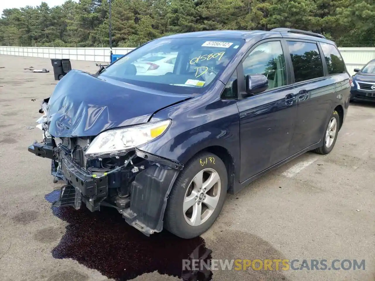 2 Photograph of a damaged car 5TDKZ3DC7KS015809 TOYOTA SIENNA 2019