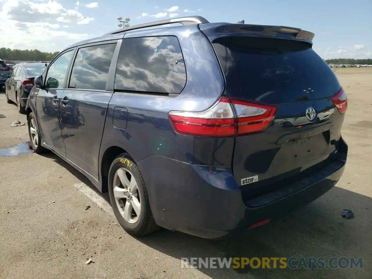 3 Photograph of a damaged car 5TDKZ3DC7KS015809 TOYOTA SIENNA 2019