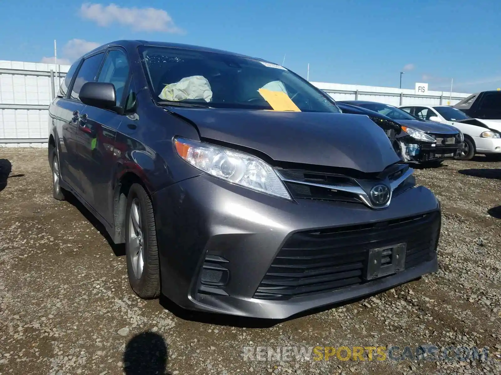 1 Photograph of a damaged car 5TDKZ3DC7KS016412 TOYOTA SIENNA 2019