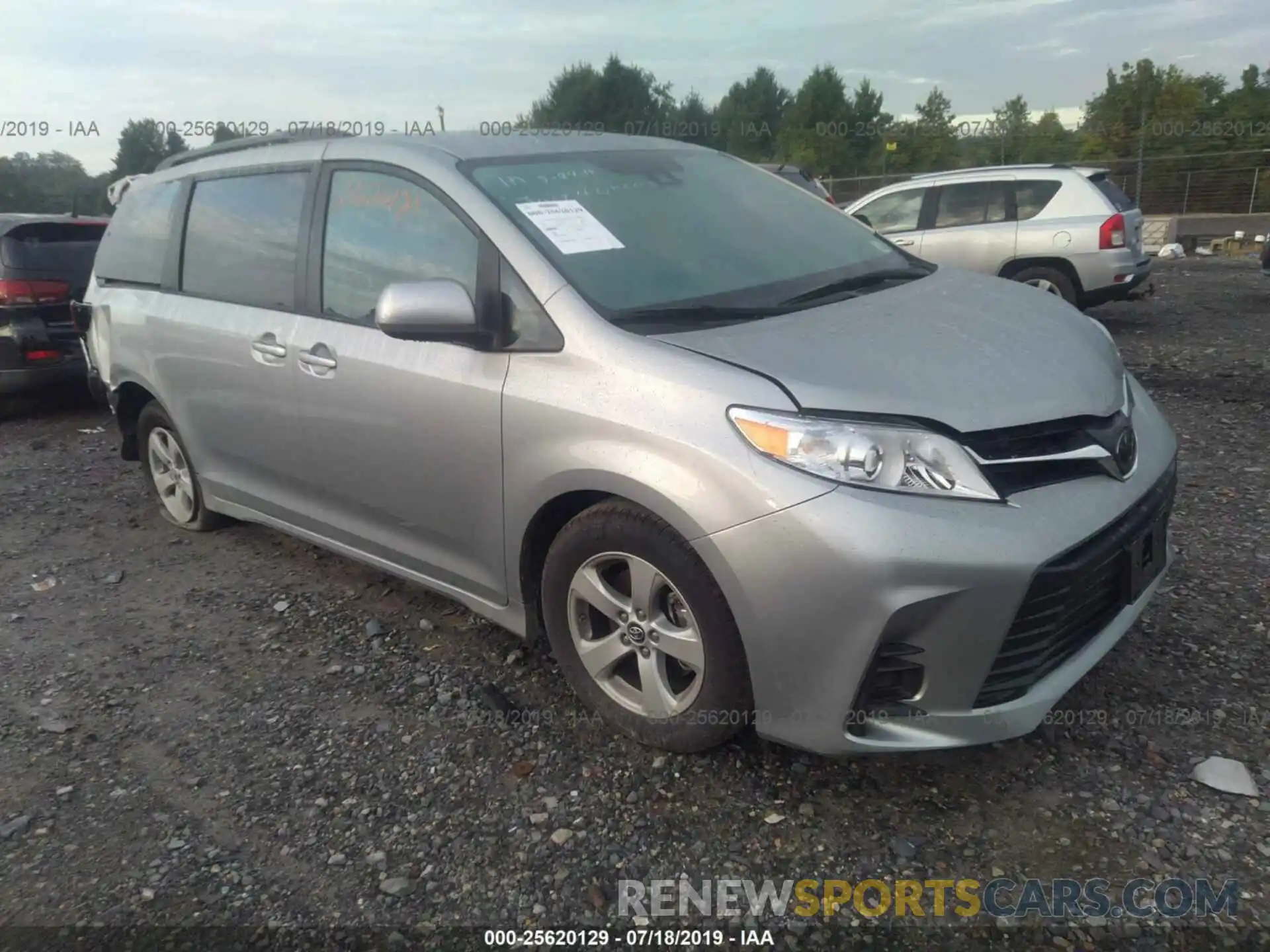 1 Photograph of a damaged car 5TDKZ3DC7KS017656 TOYOTA SIENNA 2019