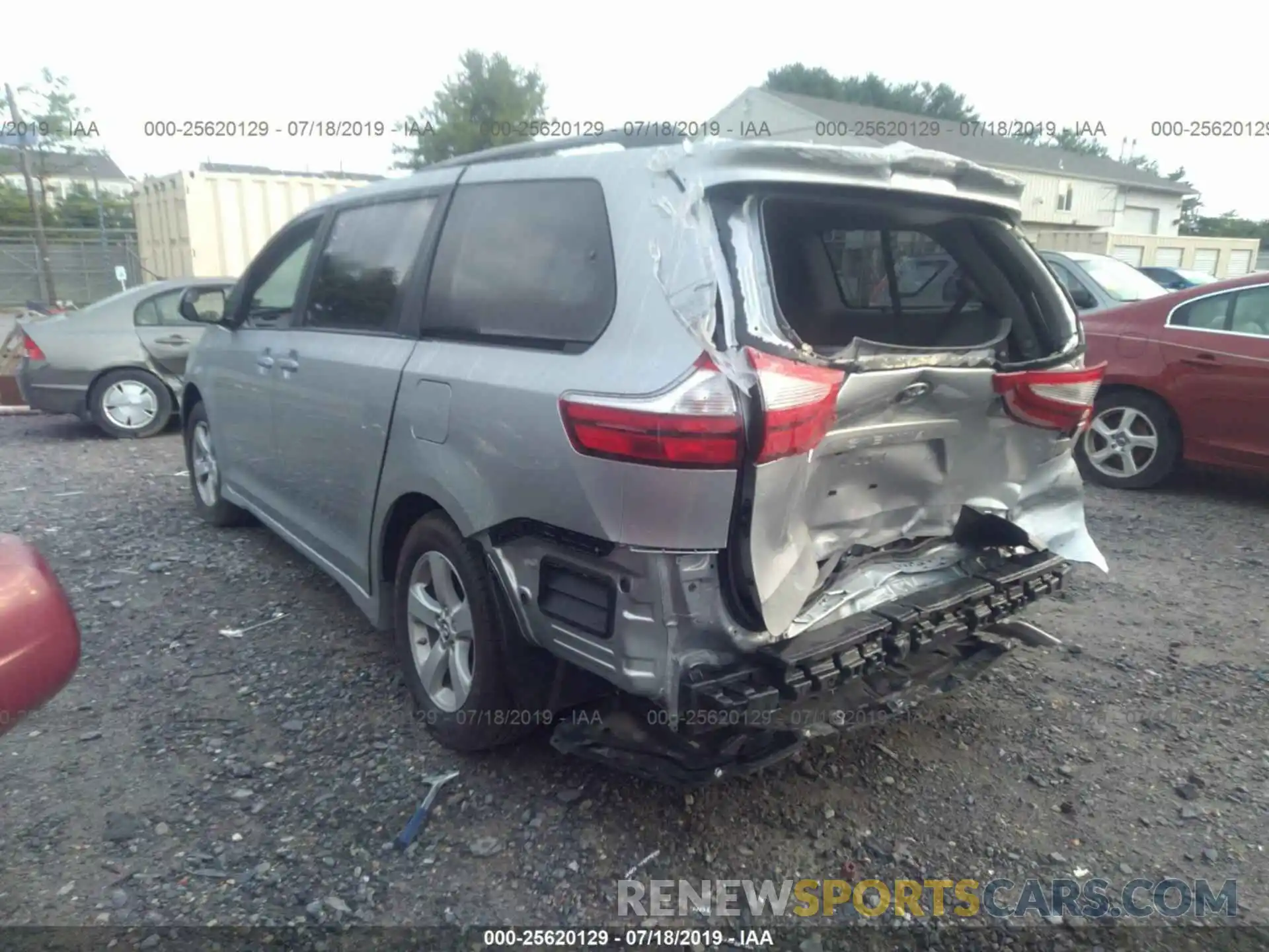 3 Фотография поврежденного автомобиля 5TDKZ3DC7KS017656 TOYOTA SIENNA 2019