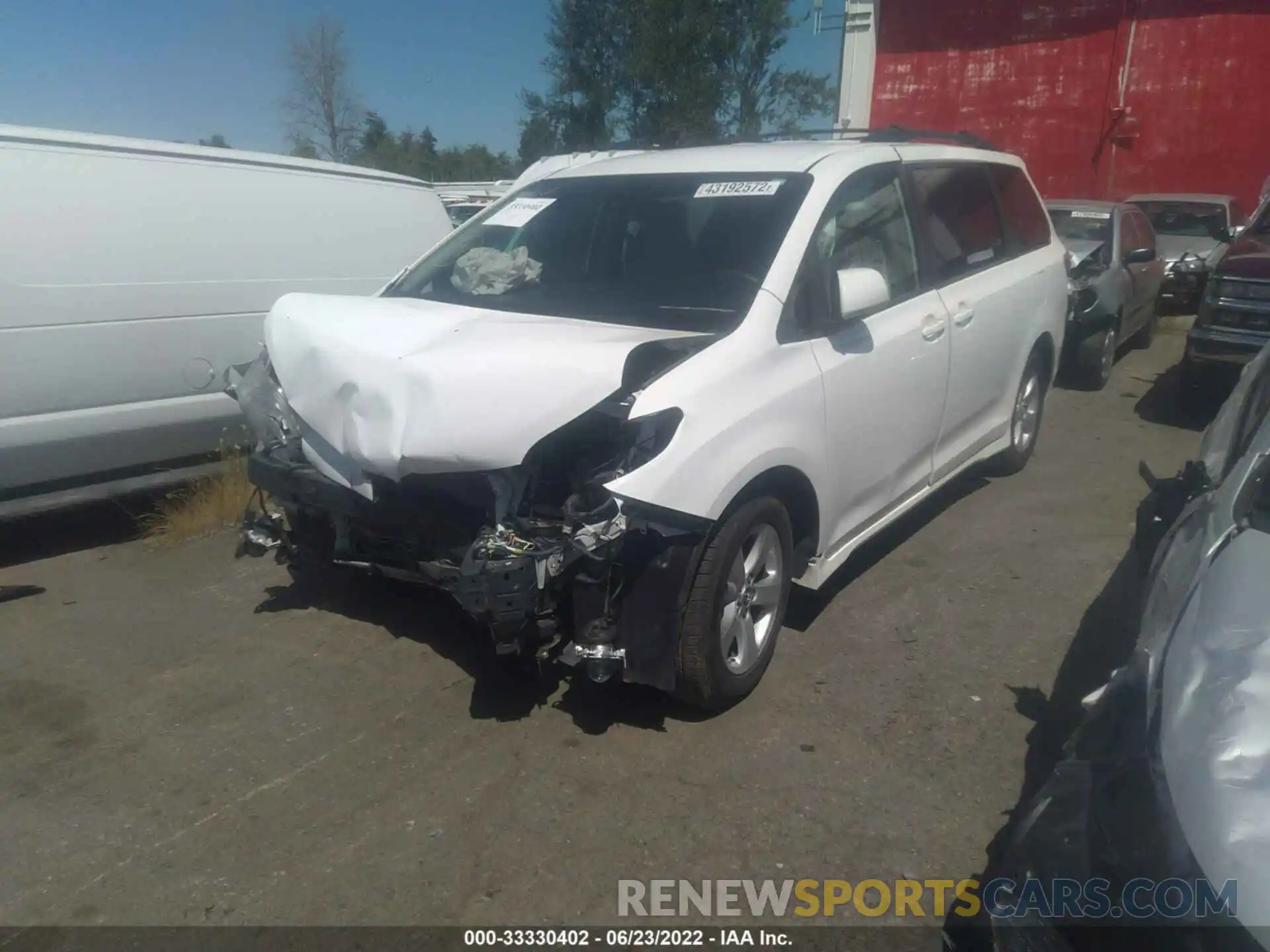 2 Photograph of a damaged car 5TDKZ3DC7KS019777 TOYOTA SIENNA 2019