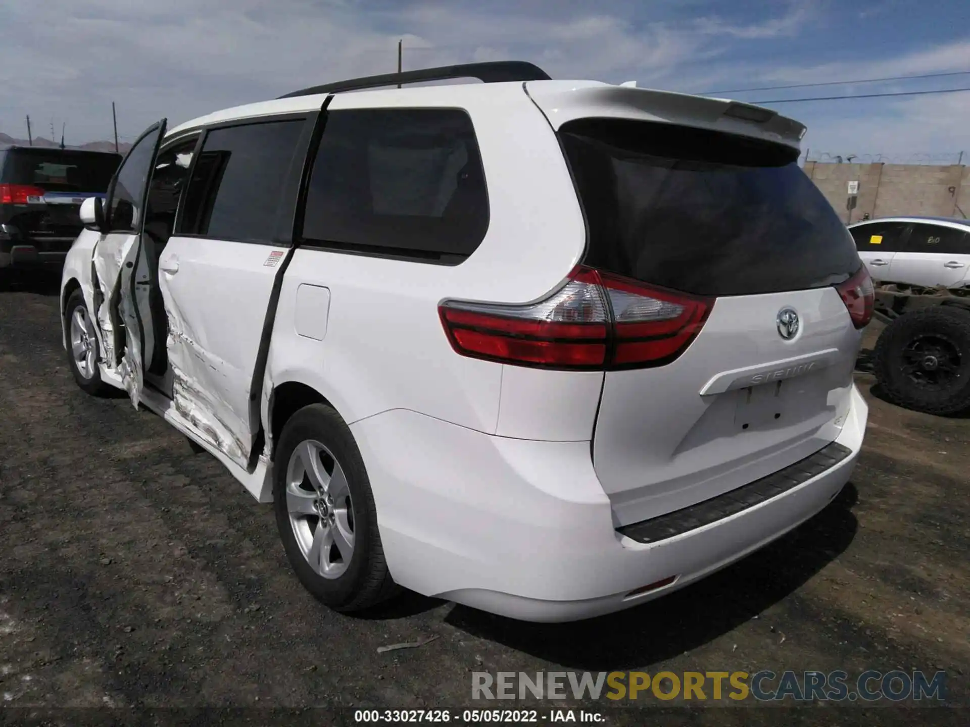 3 Фотография поврежденного автомобиля 5TDKZ3DC7KS969038 TOYOTA SIENNA 2019