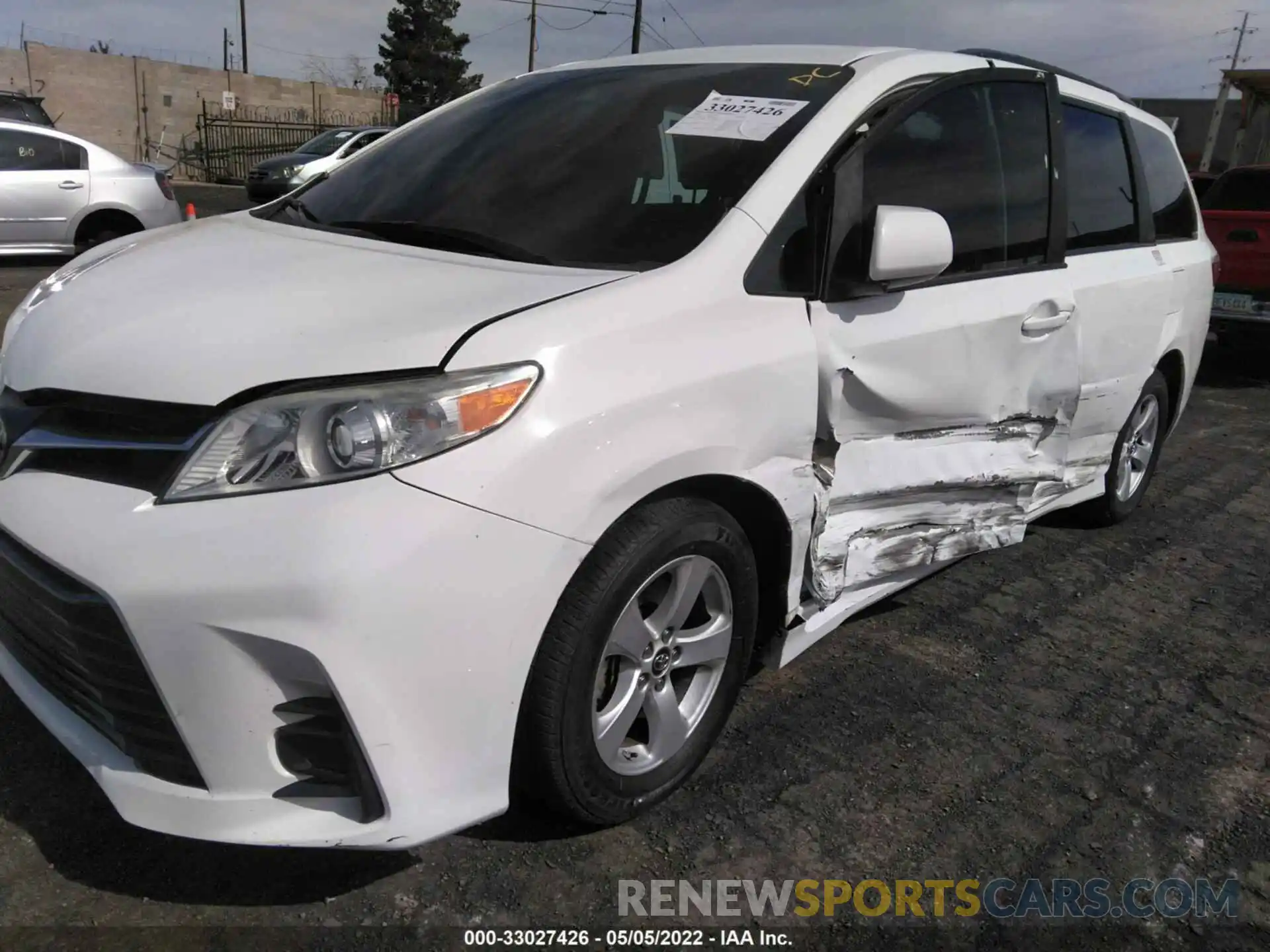 6 Photograph of a damaged car 5TDKZ3DC7KS969038 TOYOTA SIENNA 2019