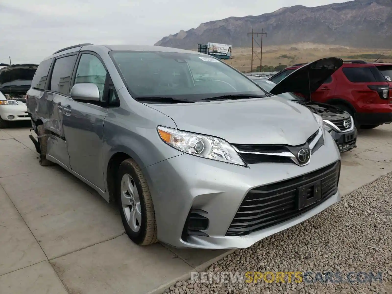 1 Photograph of a damaged car 5TDKZ3DC7KS969556 TOYOTA SIENNA 2019