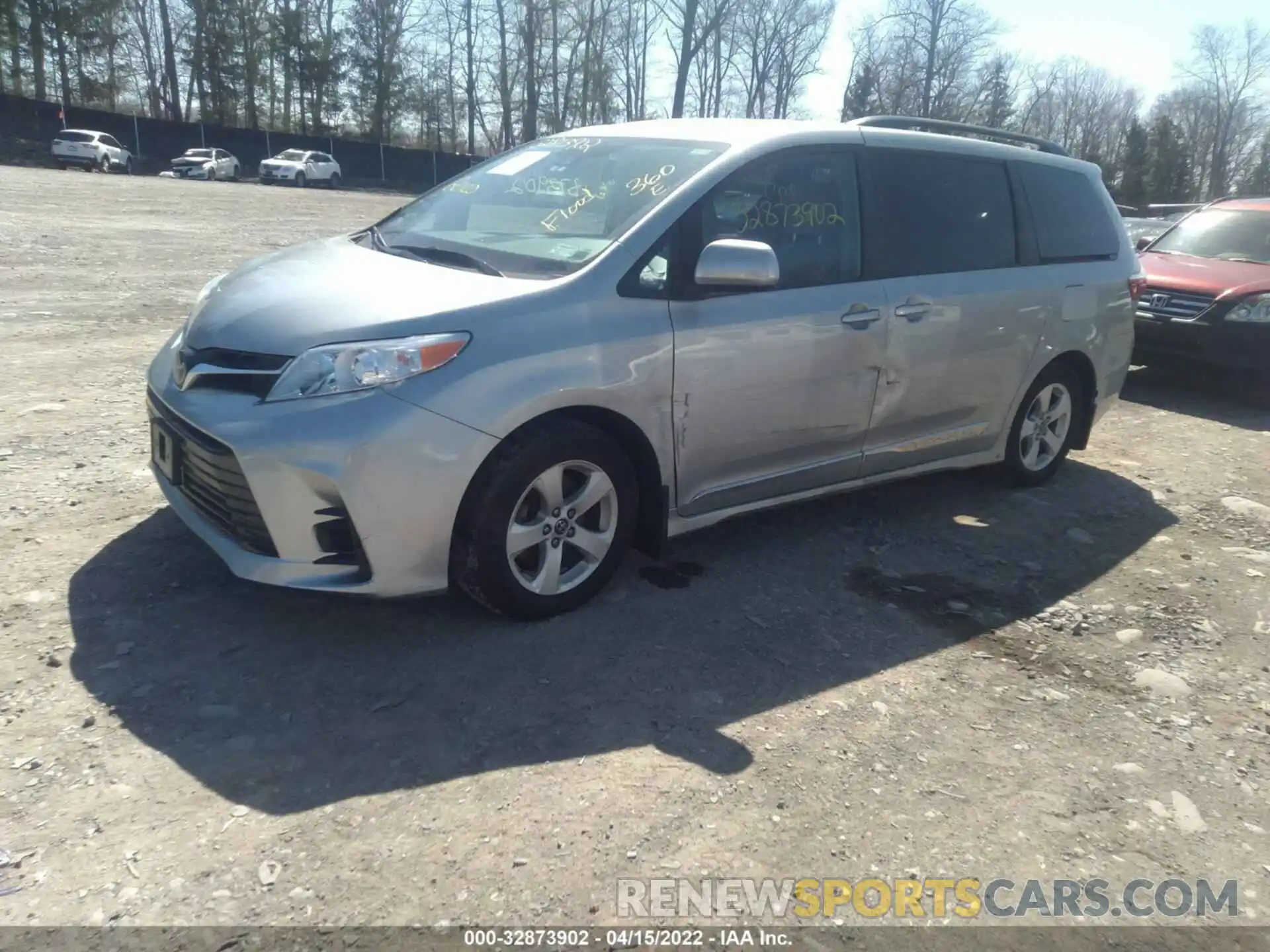 2 Photograph of a damaged car 5TDKZ3DC7KS972215 TOYOTA SIENNA 2019