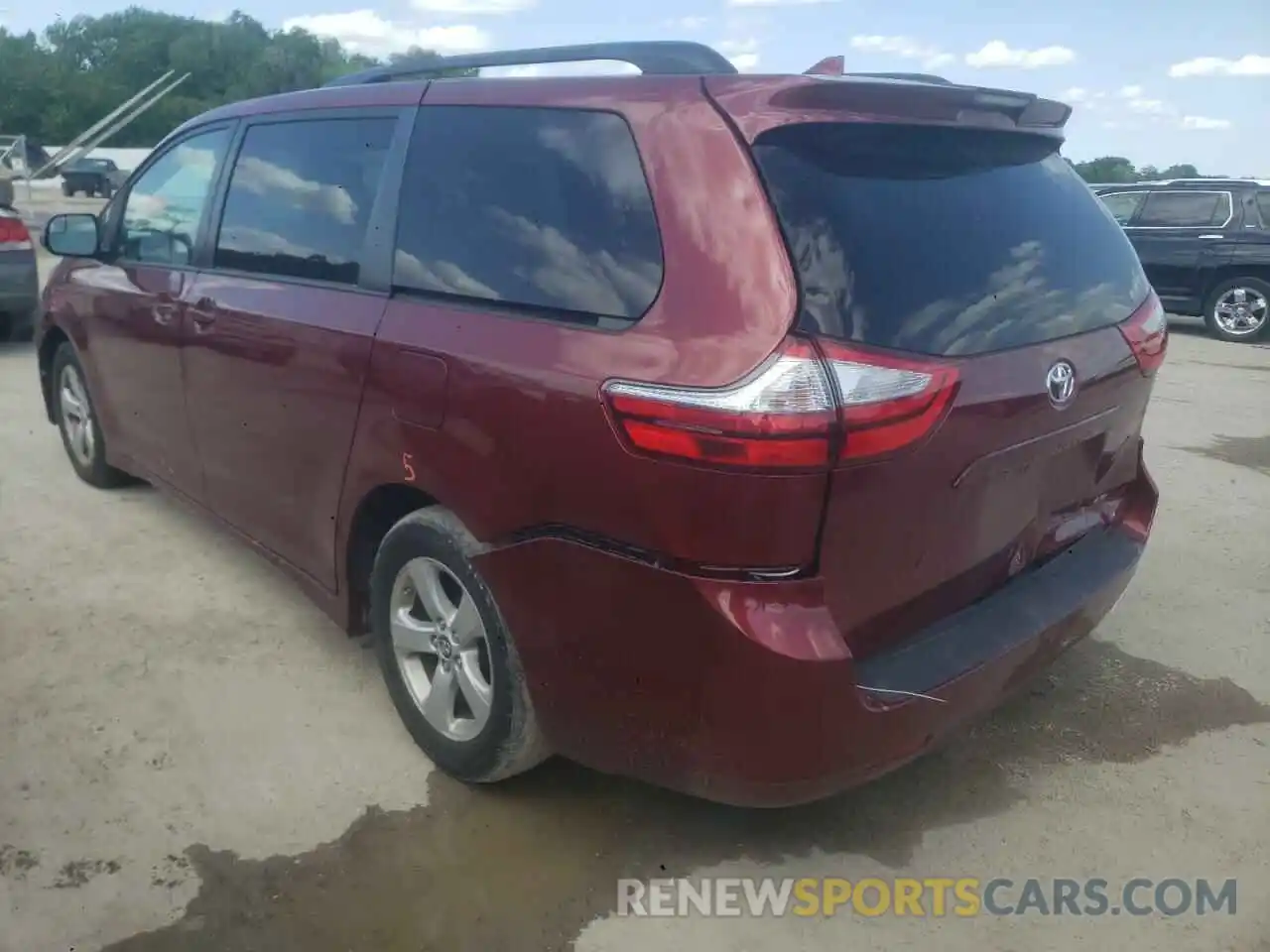 3 Фотография поврежденного автомобиля 5TDKZ3DC7KS972490 TOYOTA SIENNA 2019