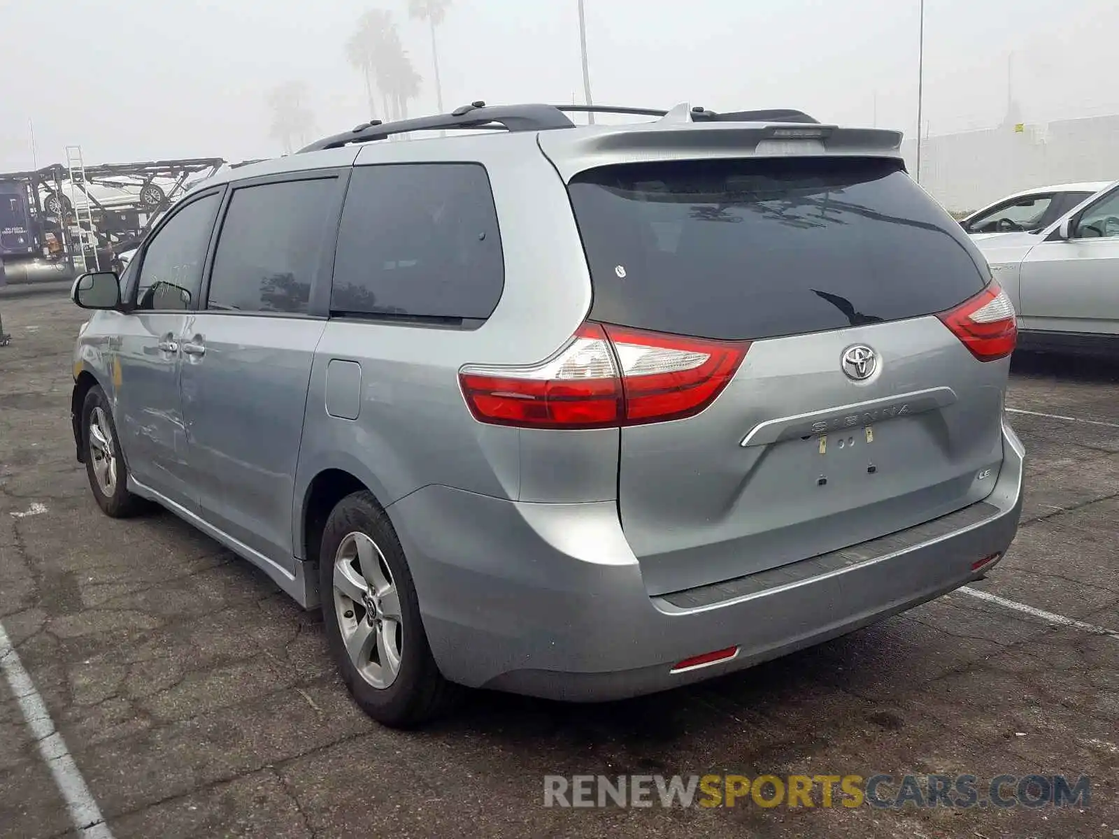 3 Фотография поврежденного автомобиля 5TDKZ3DC7KS978631 TOYOTA SIENNA 2019