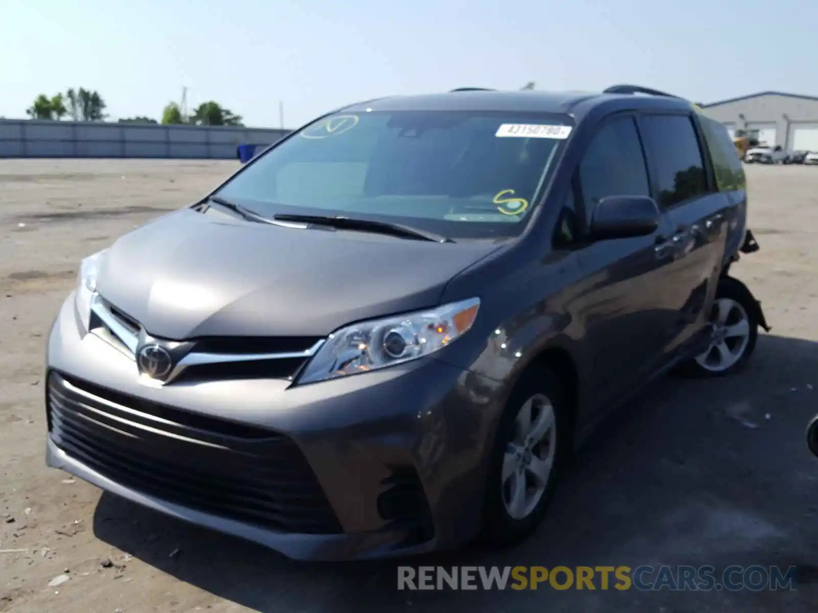 2 Photograph of a damaged car 5TDKZ3DC7KS980668 TOYOTA SIENNA 2019