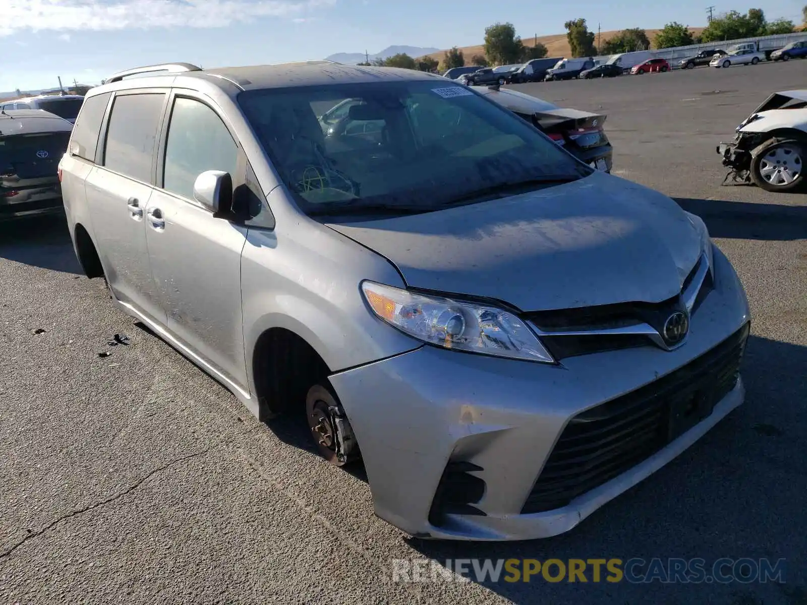 1 Photograph of a damaged car 5TDKZ3DC7KS986034 TOYOTA SIENNA 2019