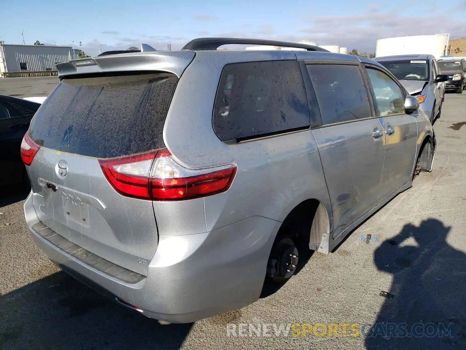 4 Фотография поврежденного автомобиля 5TDKZ3DC7KS986034 TOYOTA SIENNA 2019